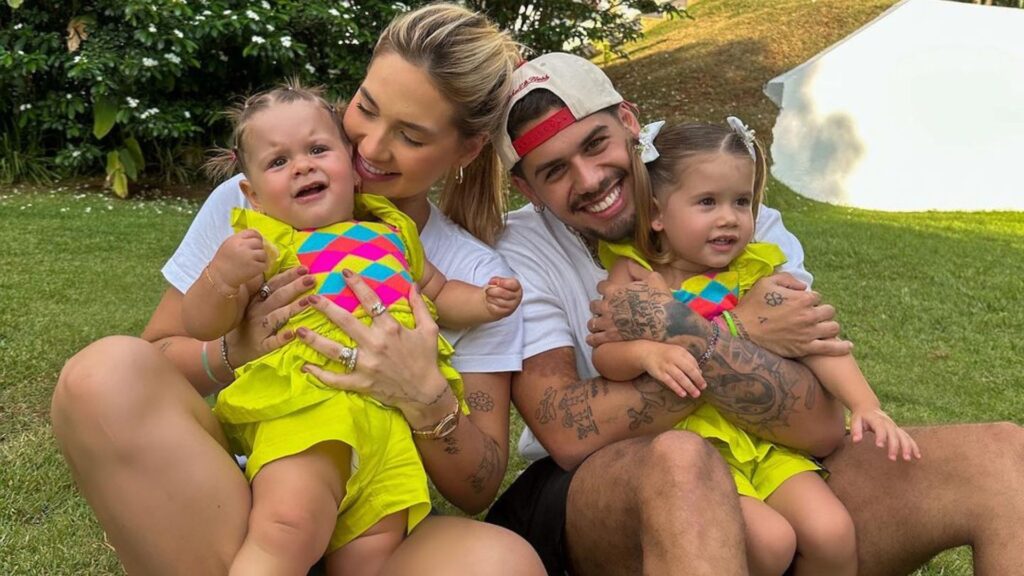 Virginia e Zé Felipe com as filhas Maria Alice e Maria Flor