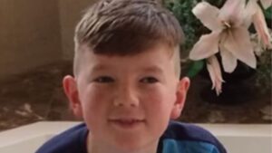 O menino foi sequestrado pela mãe quando tinha 11 anos