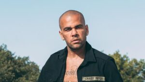 Daniel Alves deixa prisão após ser acusado de estupro
