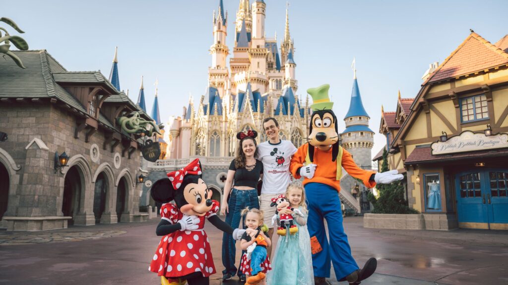 Morgana Secco e filhas Alice e Julia na Disney