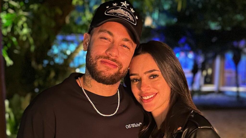 Bruna Biancardi e Mavie são vistas com Neymar em evento