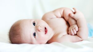 Pele do bebê precisa de cuidados especiais: conheça a nova fase da campanha da JOHNSON’S®
