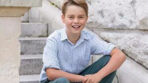 George está completando 11 anos
