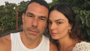 Isis Valverde e Marcos Buaiz remarcam data do casamento após diagnóstico de câncer