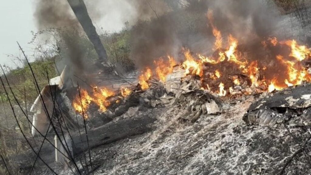 O avião de pequeno porte caiu em uma zona rural do MT