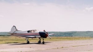 Avião pequeno porte cai e deixa 5 vítimas em Apiacás, zona rural do Mato Grosso