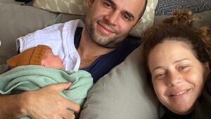 Marido de Leandra Leal fala pela 1ª vez sobre nascimento do filho: “A família cresceu”