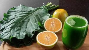 O suco detox de laranja e couve traz muitos benefícios à saúde