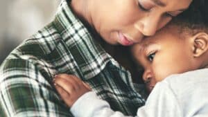 A dor do filho é a dor da mãe: como lidar com a preocupação e o sofrimento?
