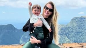 Bárbara Evans atualiza estado de saúde do filho de 1 ano após picada de escorpião
