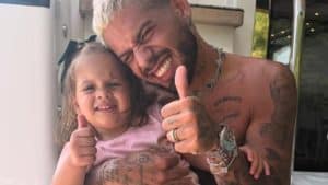 Zé Felipe sugere mudança no visual de Maria Flor e recebe invertida