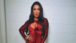 Gracyanne Barbosa adota bebê e fala “Meu sonho é ter um filho”