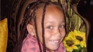 Mulher é condenada por vender a filha de 6 anos por conta da cor dos seus olhos