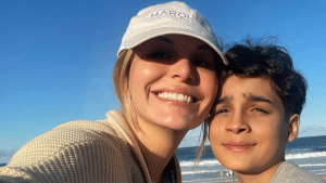 Atriz realiza funeral do filho após tentar congelar o corpo para futura reanimação