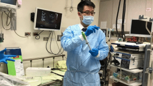 Médico encontra cogumelo crescendo em intestino durante exame; veja
