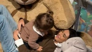 Fê Paes Leme compartilha a dificuldade de ficar longe da filha por compromissos profissionais: “Chorei de saudade”
