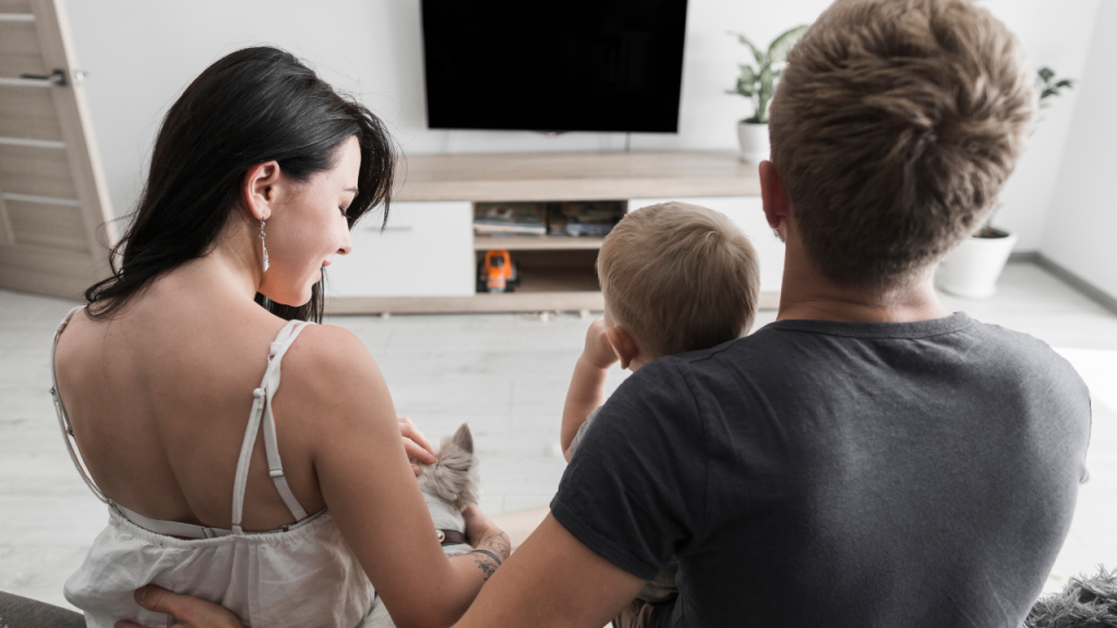 Assistir às Olimpíadas em família é estar presente, ouvir, conversar e ensinar pelo exemplo. Foto: Freepik