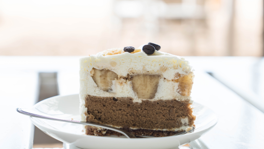 A banoffe na frigideira é rápida, prática e perfeita para adoçar um momento em família. Foto: Freepik